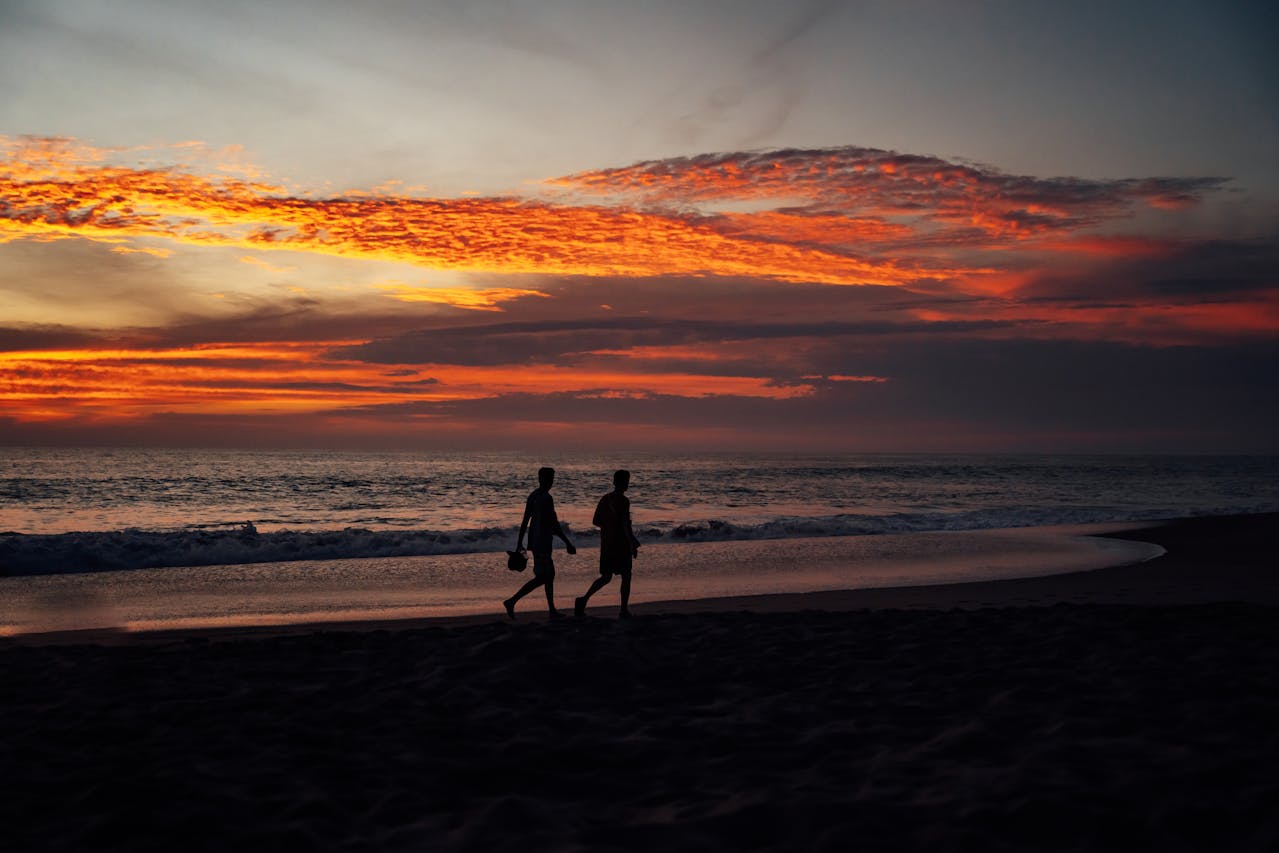 almadira-profumi-spiaggia-rimini-passeggiata-tramonto